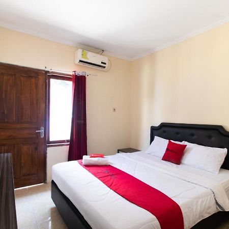 RedDoorz @ Raya Janti Yogyakarta Otel Baturetno Dış mekan fotoğraf